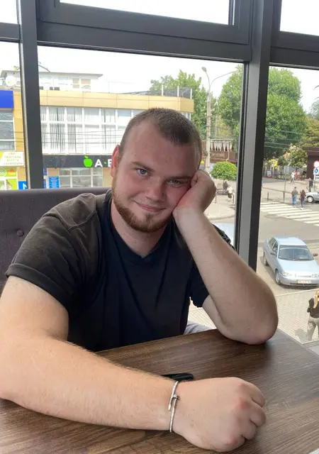 Я Dima, 23, знакомлюсь на одну ночь в Павлограде