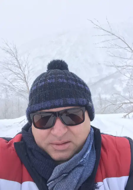 Я Анатоль, 52, из Минска, ищу знакомство для приятного времяпровождения