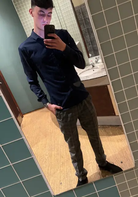 Chris from Aberdare, 23 years old, ready to meet for one-night stand