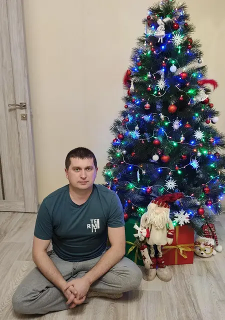 Леонид из Харькова, мне 39, познакомлюсь без обязательств