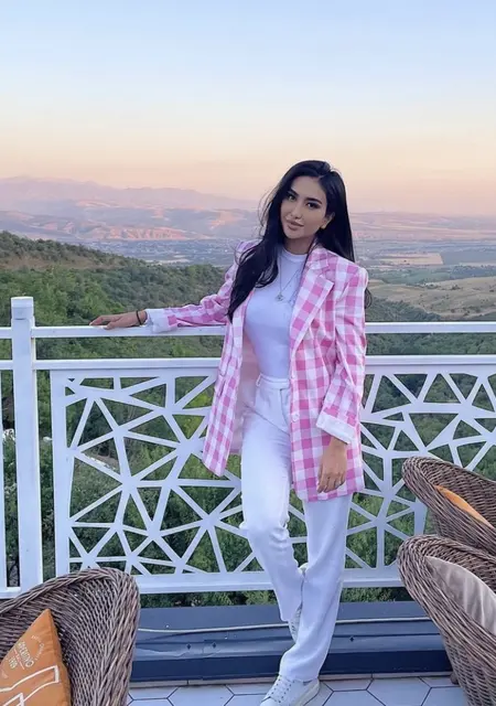 Я Malika, 36, знакомлюсь для постоянных отношений в Ташкенте