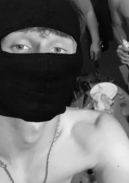 Артем из Ужгорода, мне 18, познакомлюсь для вирта