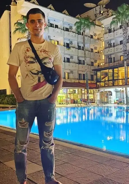 Andrii из Червонограда, мне 33, познакомлюсь на одну ночь