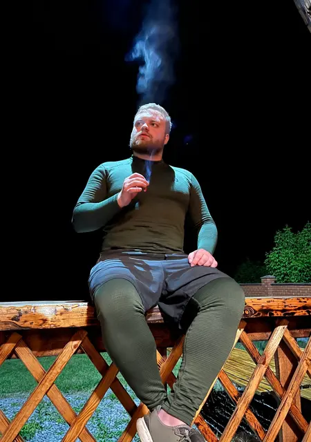 Михаил з Мангуша, мені 25 років, познайомлюсь для спілкування