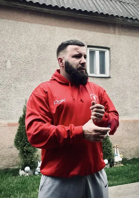 Вася из Хуста, мне 36, познакомлюсь для дружбы