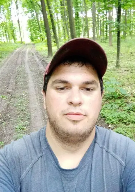 Андрій из Городка, ищу на сайте знакомства без обязательств