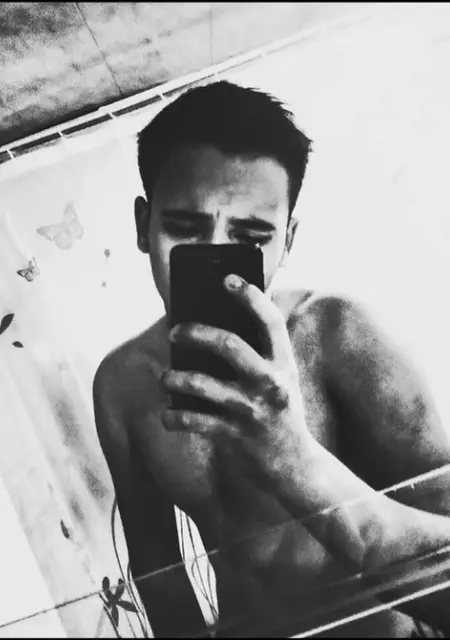 Я Владислав, 21, знакомлюсь без обязательств в Киеве