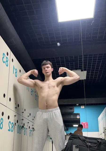 Я Орест, 20, знакомлюсь без обязательств в Львове