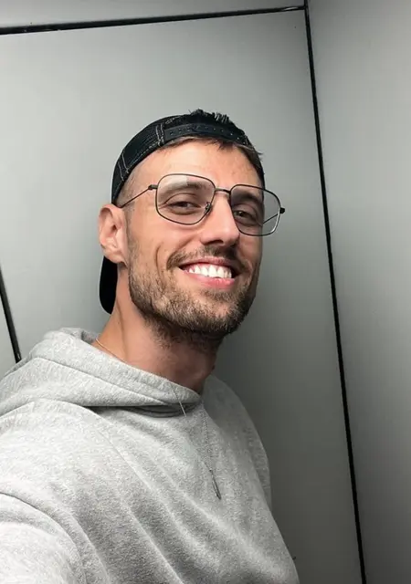 Андрей из Софии, мне 35, познакомлюсь на одну ночь