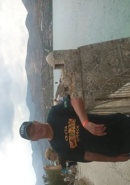 Саша из Могилёва, мне 53, познакомлюсь на одну ночь