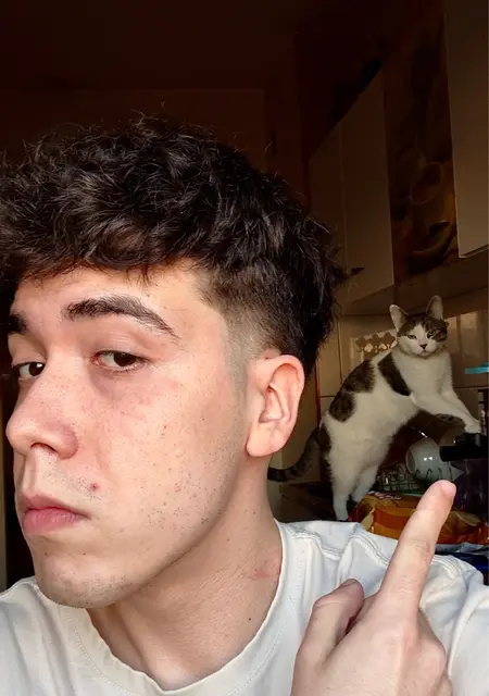 Laurnesss из Крайовы, мне 22, познакомлюсь для общения