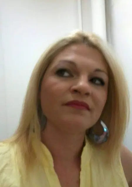 Я Elena Cristina, 39, из Бухареста, ищу знакомство