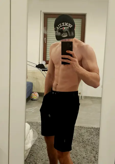 Я Toha, 21, из Регенсбурга, ищу знакомство для вирта