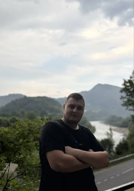 Олесь из Козовы, мне 20, познакомлюсь для приятного времяпровождения