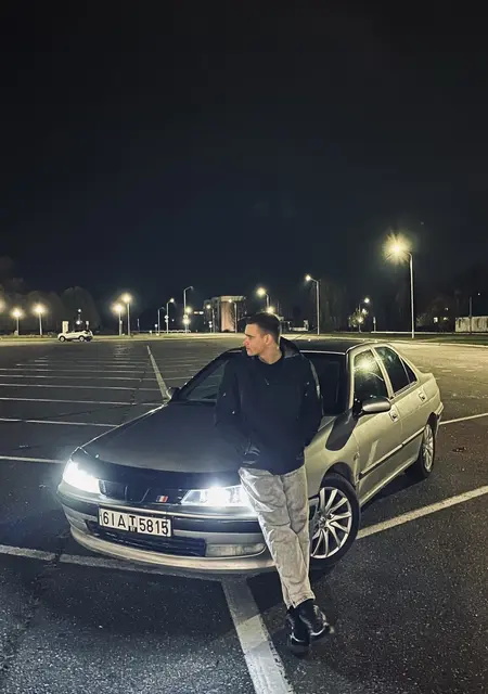 Я Владислав, 19, знакомлюсь на одну ночь в Гомеле