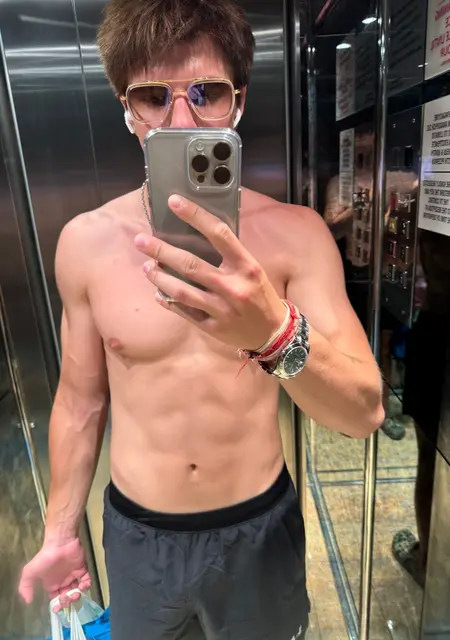 Я Platon, 22, из Канн, ищу знакомство для открытые отношения