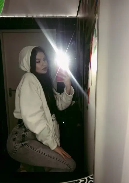 Карина из Львова, ищу на сайте приятное времяпровождение