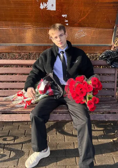 Я Тимофей, 18, из Пазарджика, ищу знакомства без обязательств