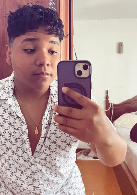 Julianc de Madrid, tengo 18 años, listo para conocer para conversación virtual