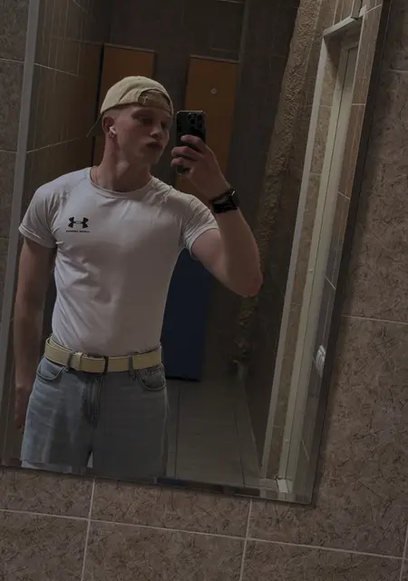 Artemy de Madrid, tengo 19 años, listo para conocer para chatear