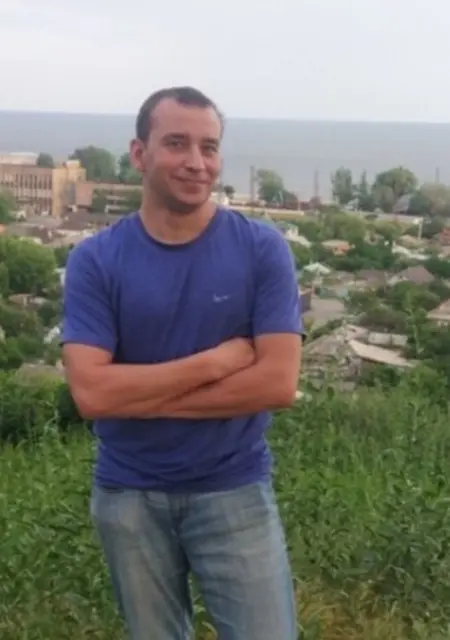 Алексей из Донецка, мне 47, познакомлюсь на одну ночь