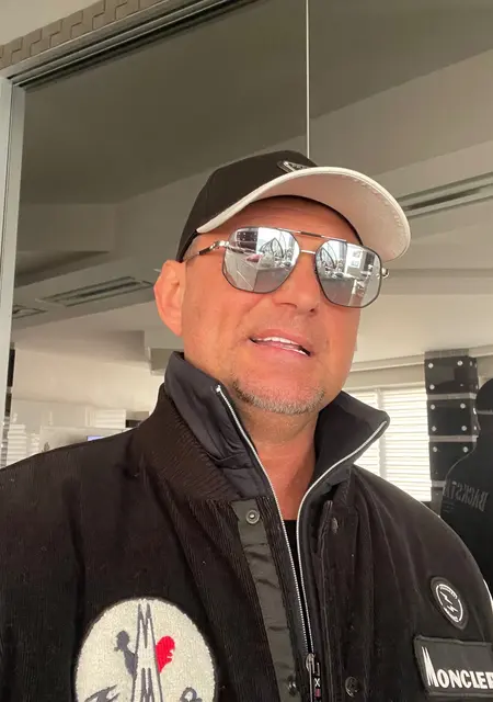 Я Ростислав, 46, из Одессы, ищу знакомство для совместных путешествий