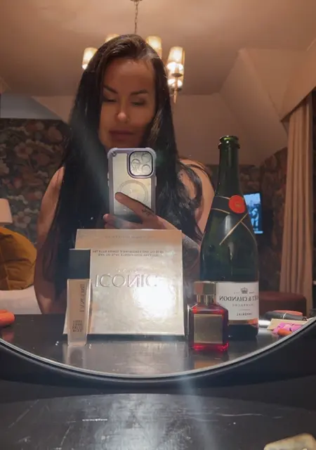 I'm Roxy, 39, looking to meet for no strings attached in Bristol