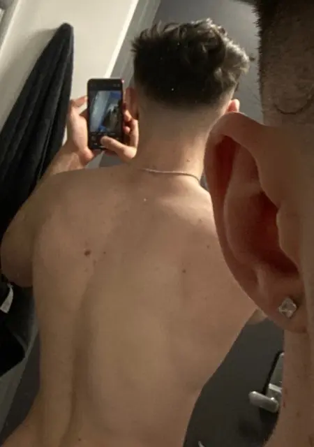 I'm Drake, 21 from Leeds, seeking connections for chat