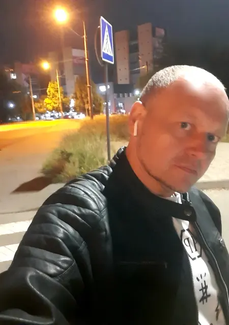 Я Стас, 39, знакомлюсь для приятного времяпровождения в Днепре