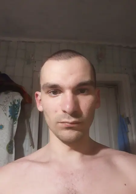 Александр из Чугуева, мне 27, познакомлюсь для общения