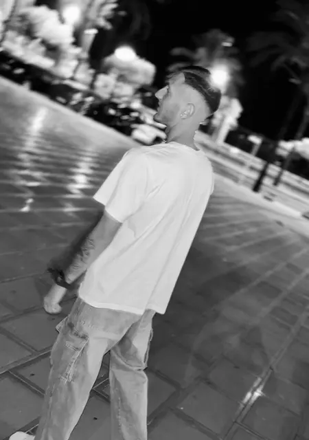 Jose из Севильи, ищу на сайте знакомства на одну ночь