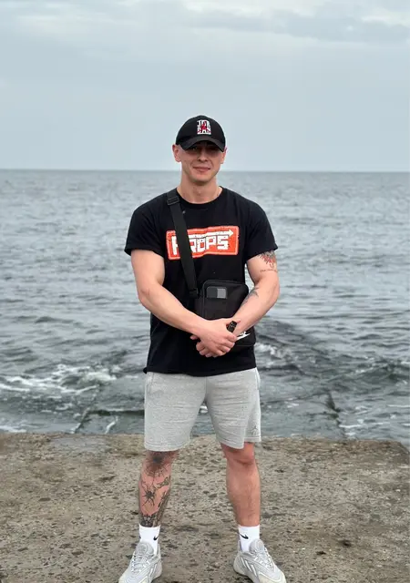 Я Илья, 24 років, знайомлюсь без зобов'язань у Кодима