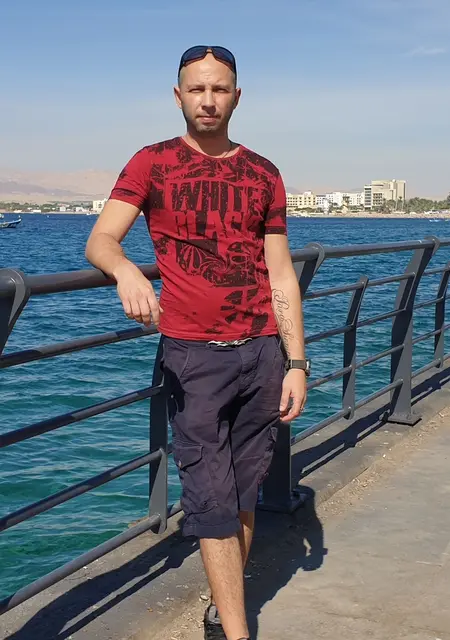 Я Xmx, 42, знакомлюсь для приятного времяпровождения в Одессе