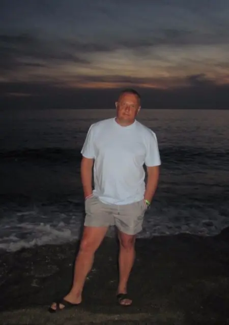 Я Вадим, 57 років з Кам'янського, шукаю знайомство для постійних стосунків