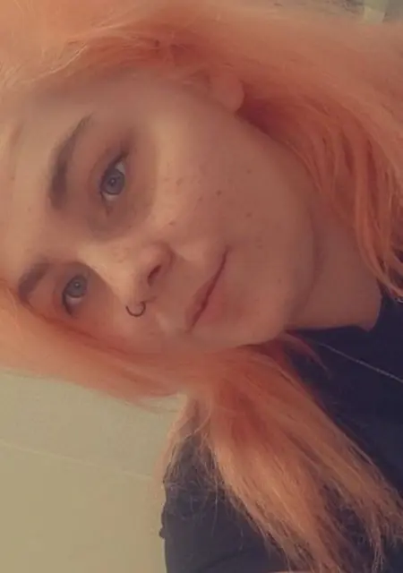 Sara from London, looking for one-night stand