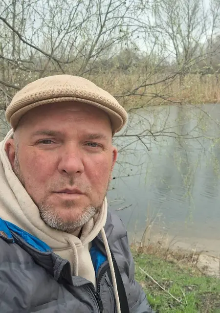 Я Артур, 40, из Днепра, ищу знакомства на одну ночь