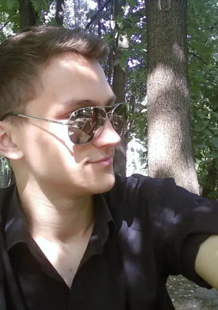 Я Павел, 33 років, знайомлюсь для постійних стосунків у Харкові