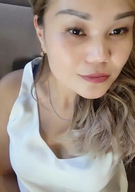 Я Венера, 38, знакомлюсь для приятного времяпровождения в Алматы