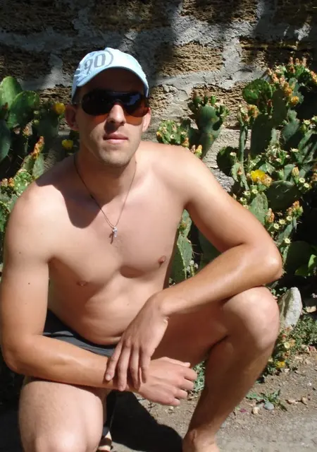 Александр из Чугуева, ищу на сайте знакомства на одну ночь