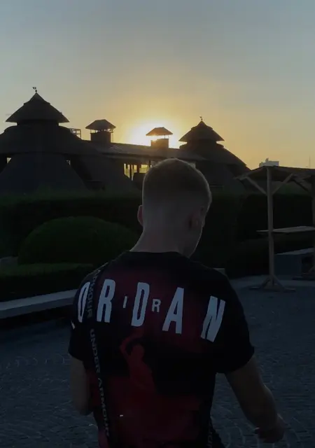 Я Дима, 21, из Днепра, ищу знакомства без обязательств