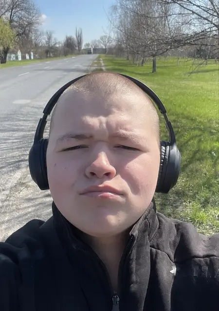 Я Саша, 18 років, знайомлюсь без зобов'язань у Градизьк