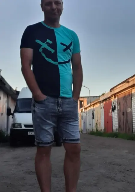 Александр из Киева, ищу на сайте знакомства на одну ночь