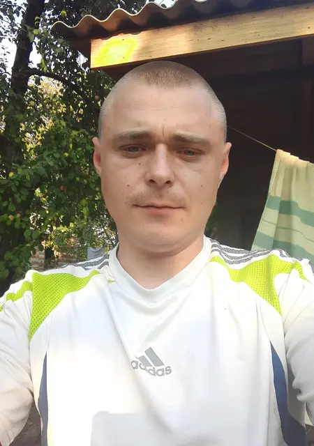 Роман из Славянска, мне 30, познакомлюсь на одну ночь