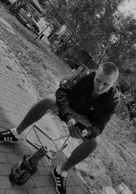 Я Сергій, 24, из Вольногорска, ищу знакомства на одну ночь