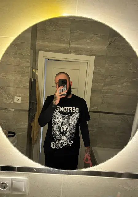 Я Максим, 25, знакомлюсь на одну ночь в Харькове