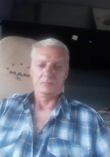 Виталий из Львова, мне 56, познакомлюсь на одну ночь