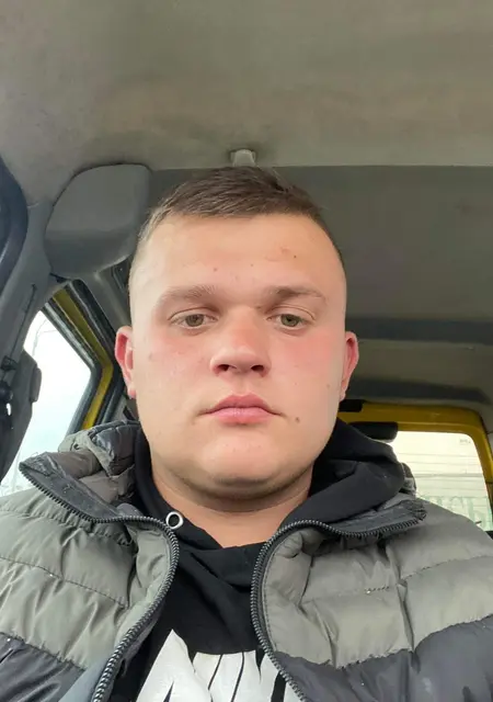 Діма из Мукачева, мне 26, познакомлюсь для общения