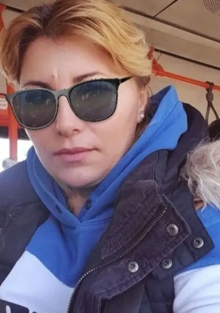 Я Valentina, 42, знакомлюсь в Бухаресте