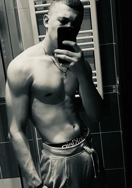 Oleksiy из Праги, мне 18, познакомлюсь для вирта