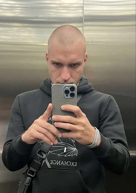 Иван из Клайтеро, мне 21, познакомлюсь на одну ночь